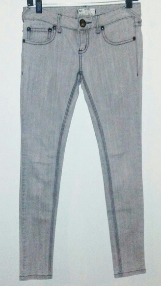 Denim - Free People skinny stretch 26 jeans 61855-16515125